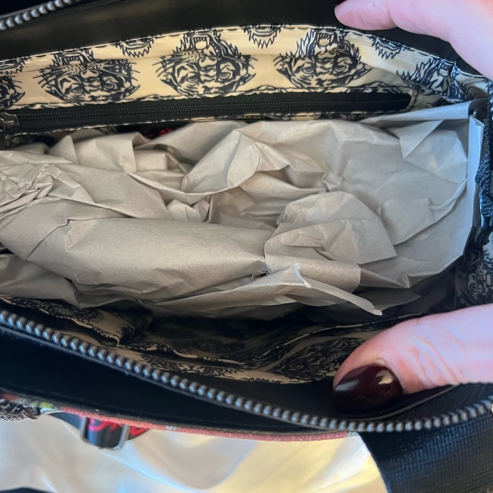 🌹☠️Ed Hardy Skull Rose Rhinestone Denim Tote🌹☠️-NWT - Picture 10 of 17